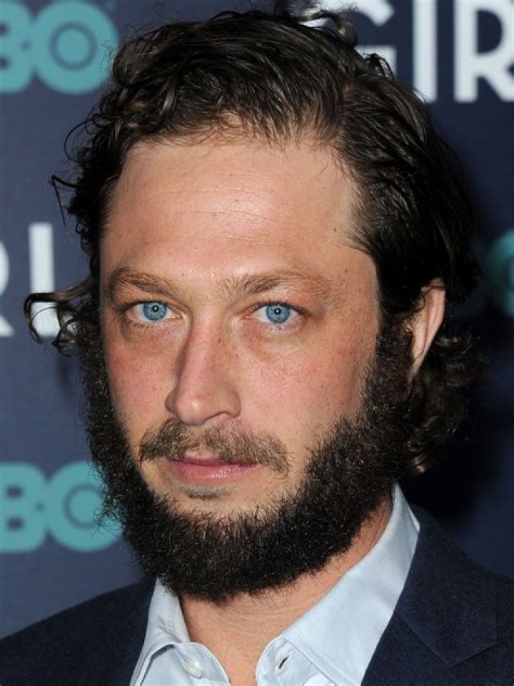 Ebon Moss-Bachrach biografía, edad, altura, esposo, net worth, familia