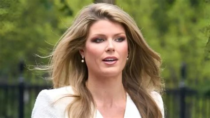 Elizabeth Lindsey Biography, Age, Height, Husband, Net Worth, Family