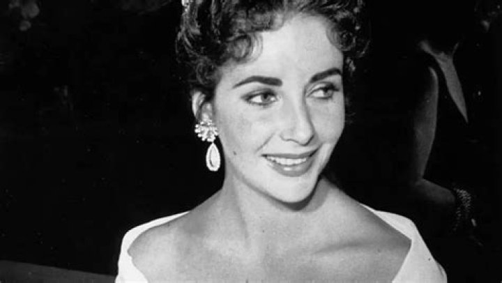 Elizabeth Taylor Biography, Age, Height, Husband, Net Worth, Family