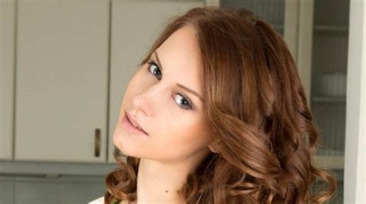 Emily Kaie Biography, Age, Height, Husband, Net Worth, Family