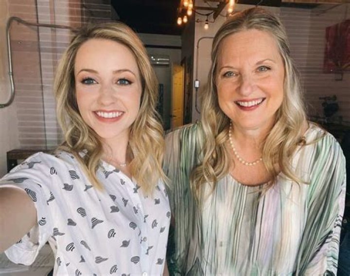 Emily Tennant Biography, Age, Height, Husband, Net Worth, Family