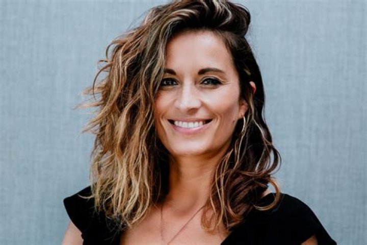Emma Jane Fowler Biography, Age, Height, Husband, Net Worth, Family