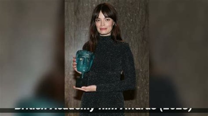 Emma Mackey Biography, Age, Height, Husband, Net Worth, Family