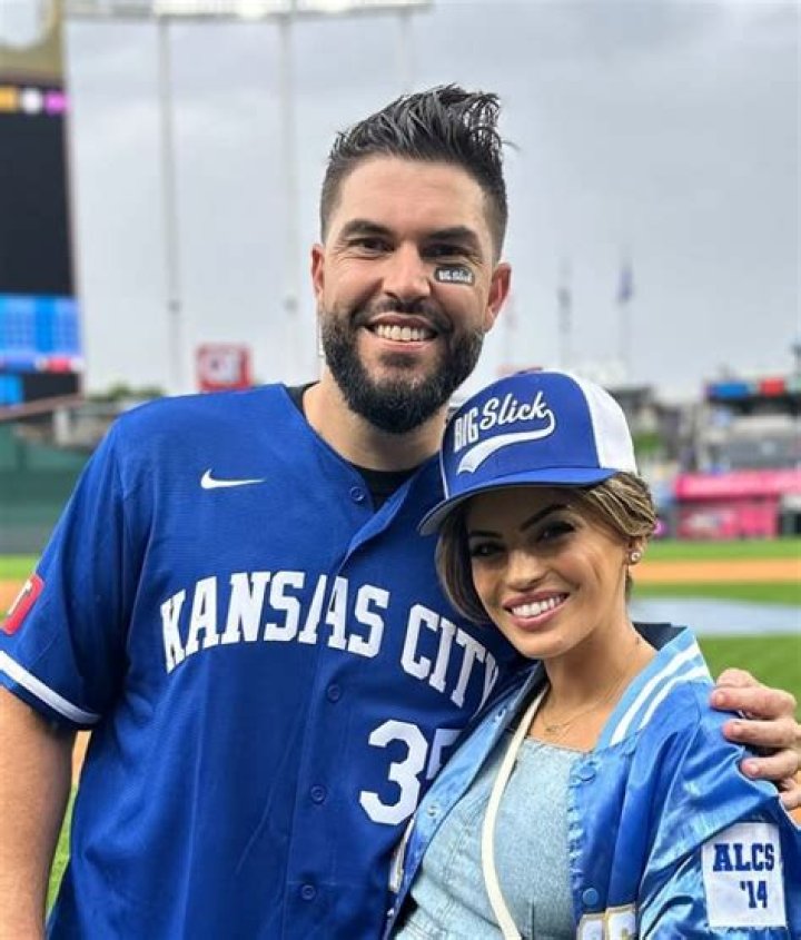 Eric Hosmer Biography, Age, Height, Wife, Net Worth, Family