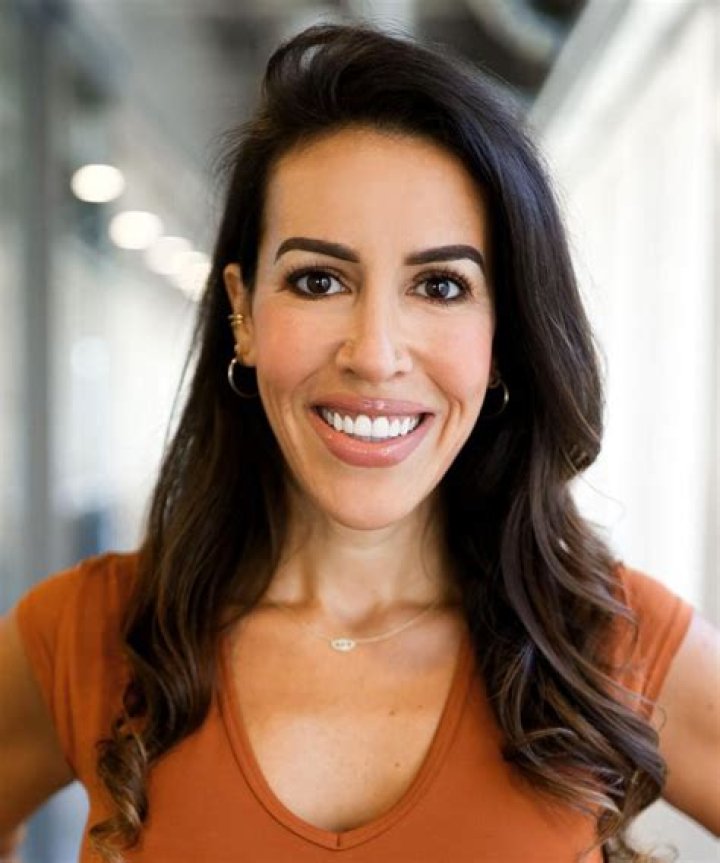 Erin Sharoni Biography, Age, Height, Husband, Net Worth, Family