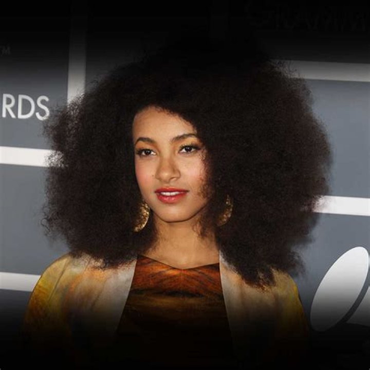 Esperanza Spalding Biography, Age, Height, Husband, Net Worth, Family