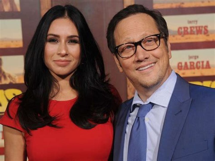 Estella Sneider Biography, Age, Height, Husband, Net Worth, Family
