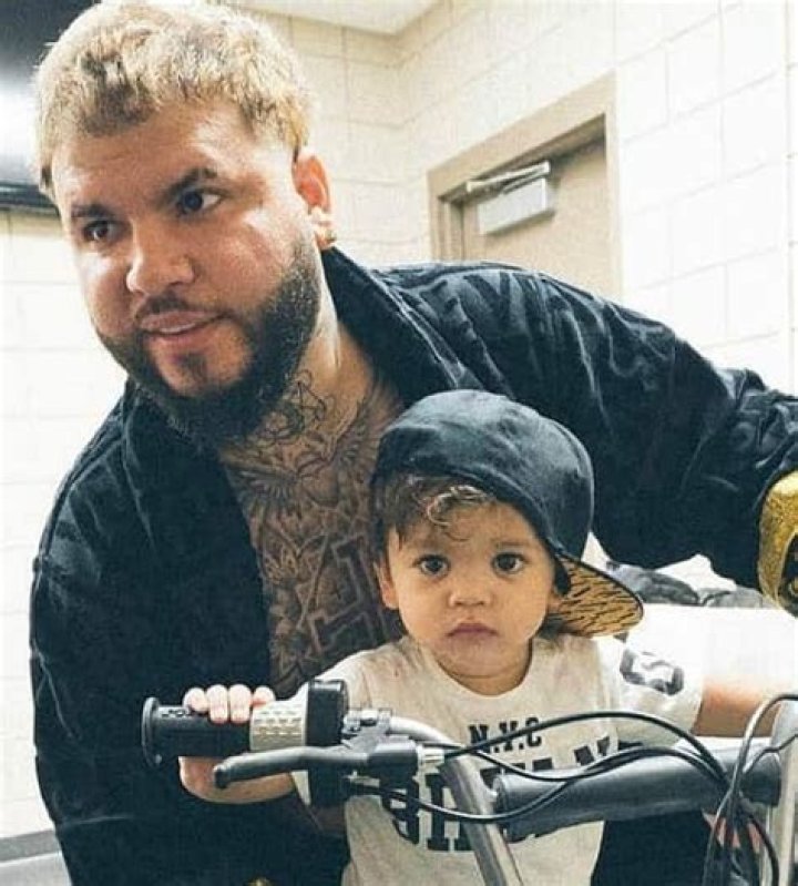 Farruko Biography, Age, Height, Wife, Net Worth, Family
