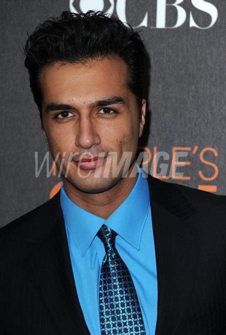 Farzan Athari Biography, Age, Height, Wife, Net Worth, Family
