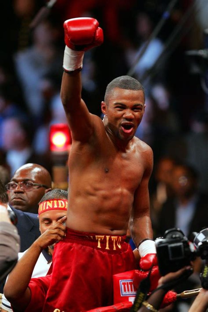 Felix Trinidad Biography, Age, Height, Wife, Net Worth, Family