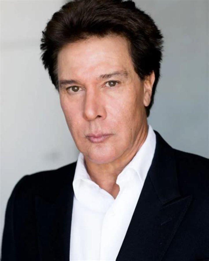 Fernando Allende Biography, Age, Height, Wife, Net Worth, Family