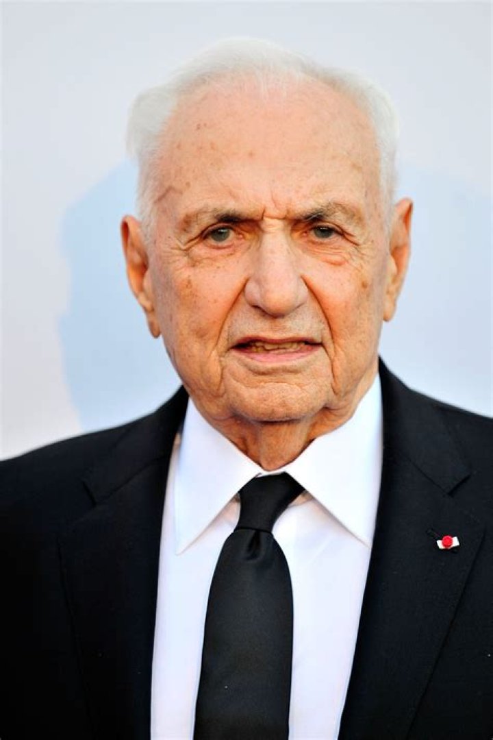 Frank Gehry Biography, Age, Height, Wife, Net Worth, Family