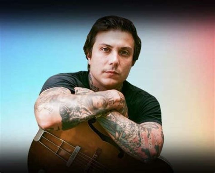 Frank Iero Biography, Age, Height, Wife, Net Worth, Family
