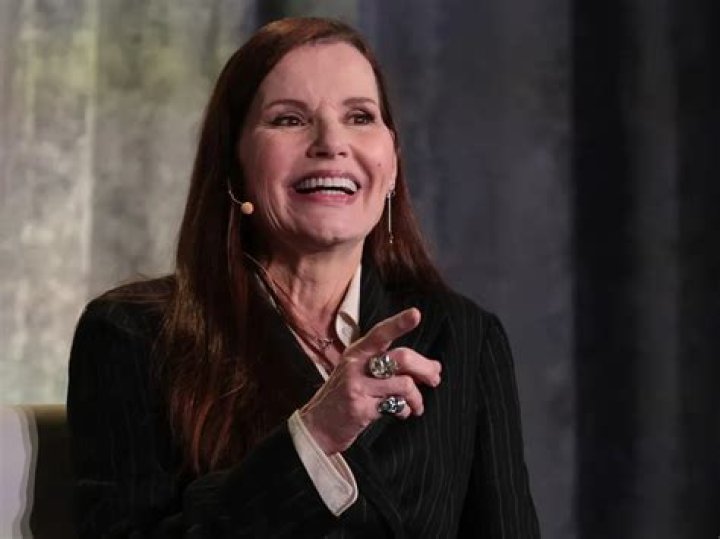 Geena Davis Biography, Age, Height, Husband, Net Worth, Family