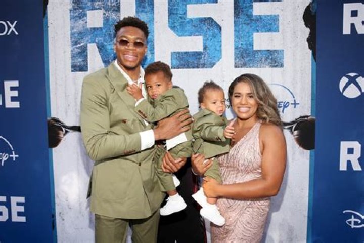 Giannis Antetokounmpo Biography, Age, Height, Wife, Net Worth, Family