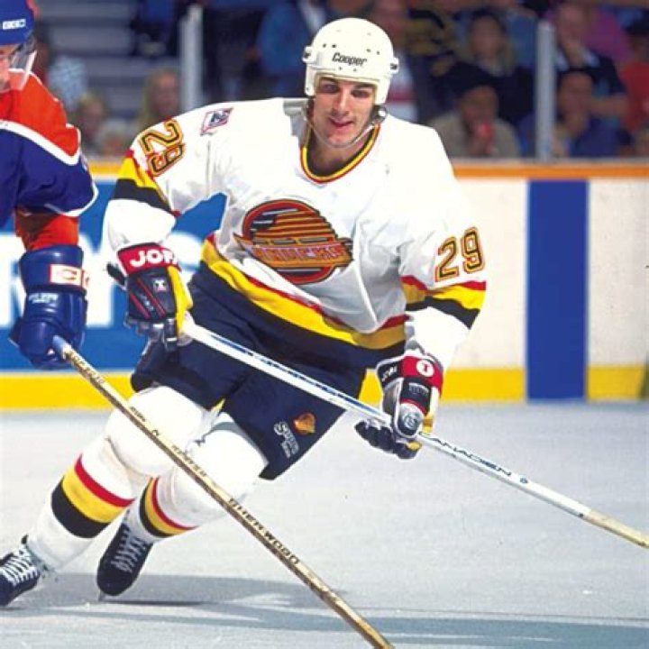 Gino Odjick Biography, Age, Height, Wife, Net Worth, Family