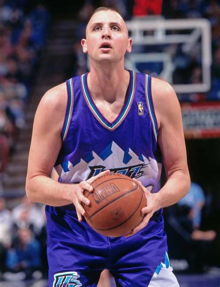 Greg Ostertag biografía, edad, altura, esposo, net worth, familia