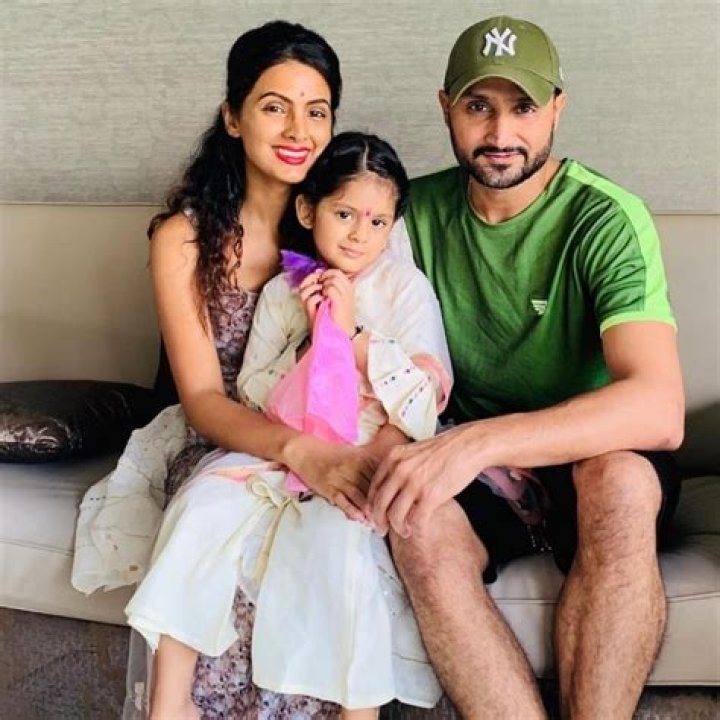 Harbhajan Singh Biography, Age, Height, Wife, Net Worth, Family