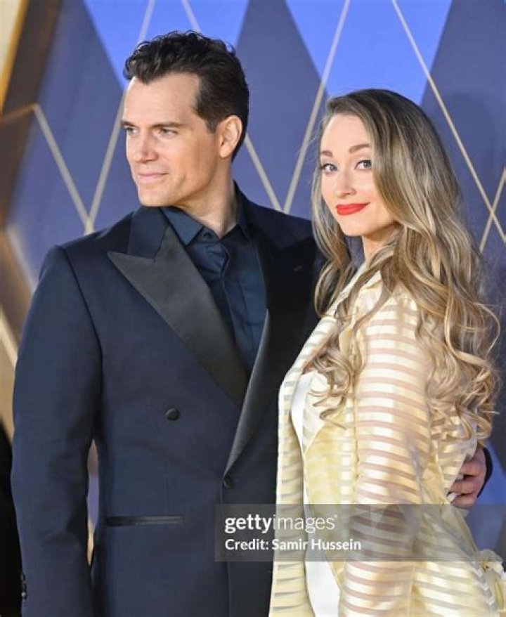 Henry Cavill Biography, Age, Height, Wife, Net Worth, Family