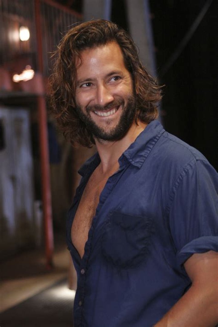 Henry Ian Cusick biografía, edad, altura, esposo, net worth, familia