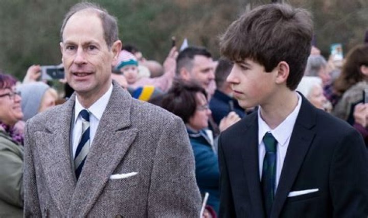 Henry Smith, 5th Viscount Hambleden Biography, Age, Height, Wife, Net Worth, Family