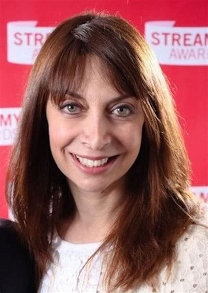 Illeana Douglas Biography, Age, Height, Husband, Net Worth, Family
