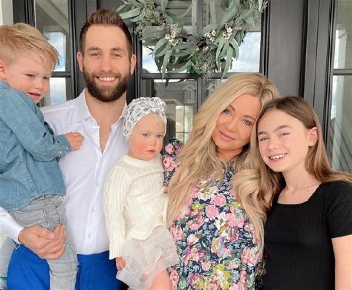 Jason Zucker Biography, Age, Height, Wife, Net Worth, Family