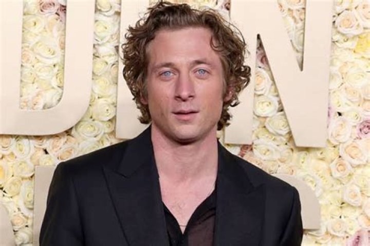 Jeremy Allen Biography, Age, Height, Wife, Net Worth, Family