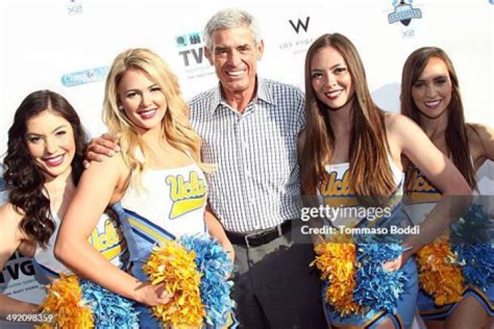 Jim Mora Sr. Biography, Age, Height, Wife, Net Worth, Family
