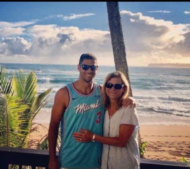 Jimmy Garoppolo Biography, Age, Height, Wife, Net Worth, Family