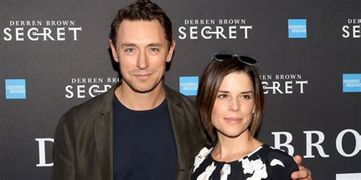 JJ Feild biografía, edad, altura, esposo, net worth, familia