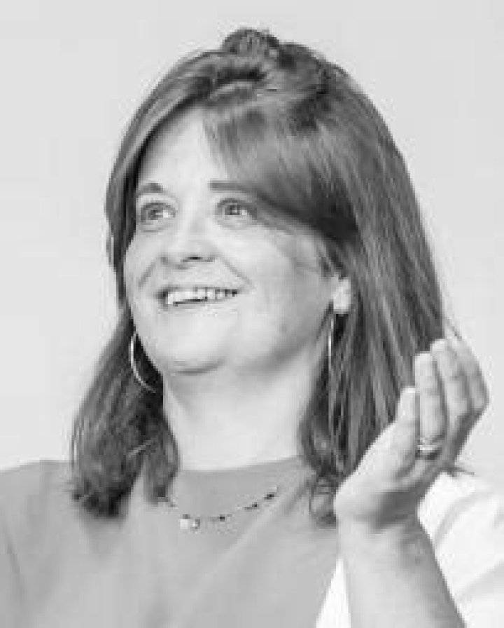 Jo McInnes Biography, Age, Height, Husband, Net Worth, Family