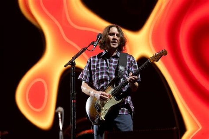 John Frusciante Biography, Age, Height, Wife, Net Worth, Family