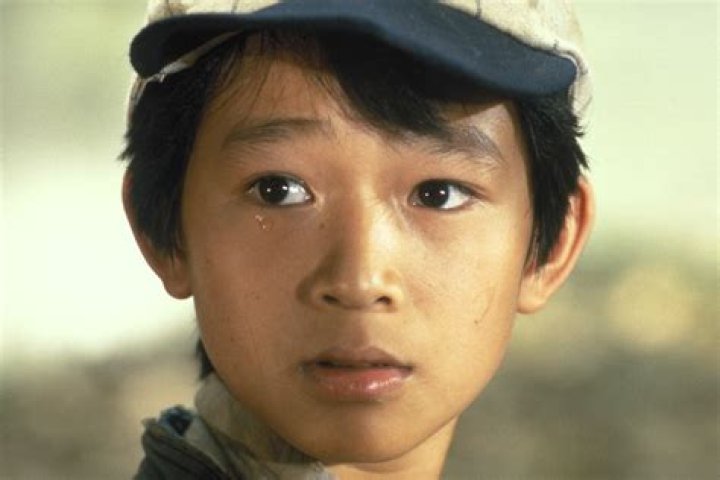 Jonathan Ke Quan Biography, Age, Height, Wife, Net Worth, Family