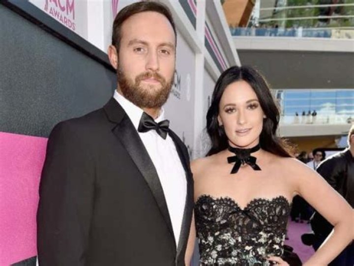 Kacey Musgraves Biography, Age, Height, Husband, Net Worth, Family
