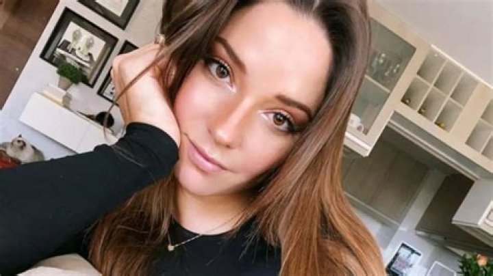 Kel Calderón Biography, Age, Height, Husband, Net Worth, Family