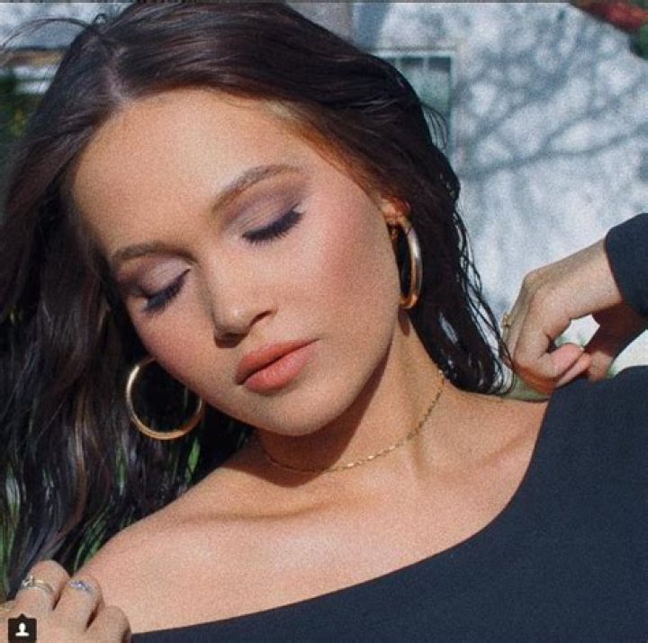 Kelli Berglund Biography, Age, Height, Husband, Net Worth, Family