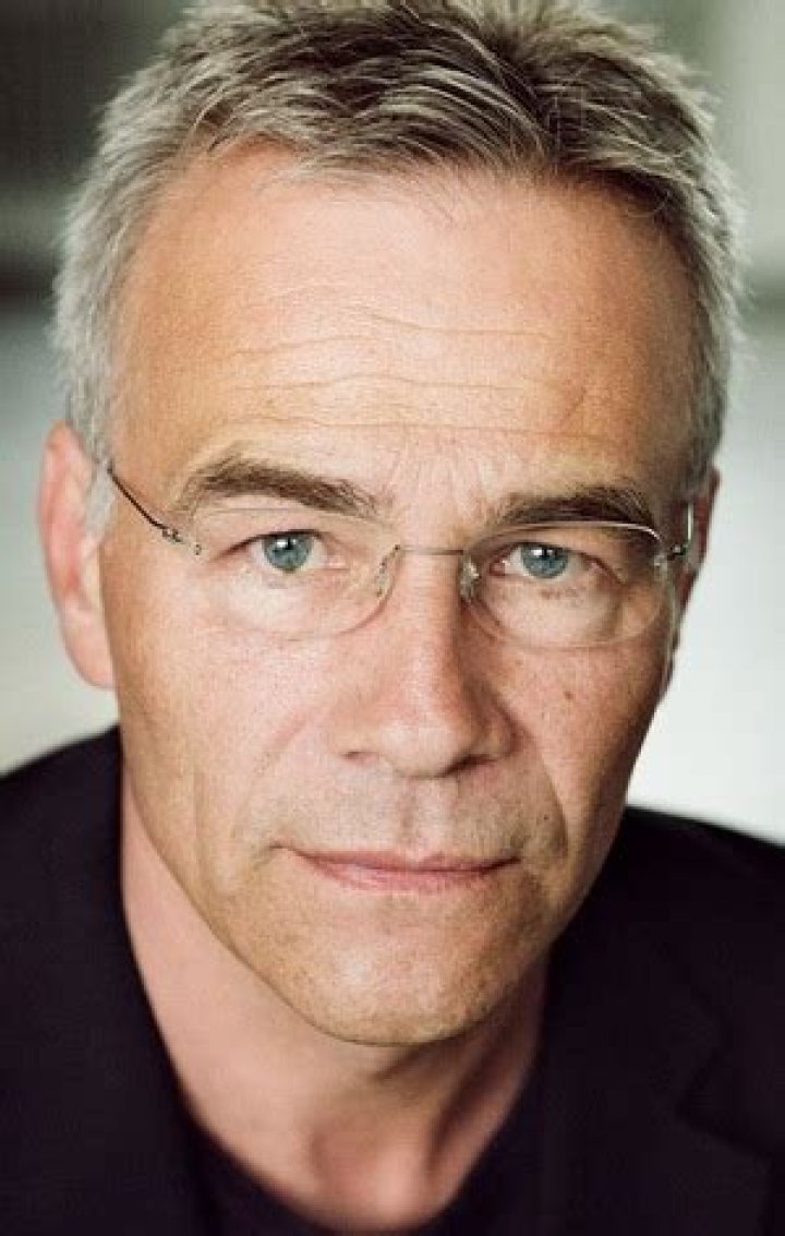 Klaus J. Behrendt Biography, Age, Height, Wife, Net Worth, Family