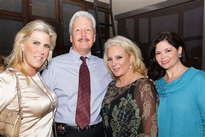 Kristi Hoss Schiller Biography, Age, Height, Husband, Net Worth, Family