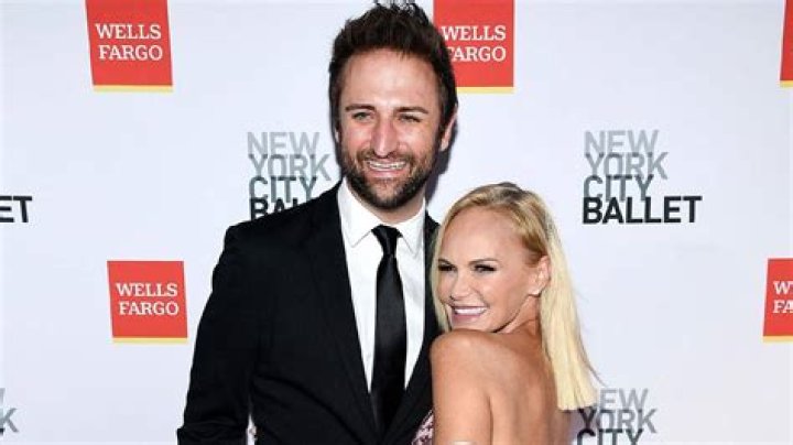 Kristin Chenoweth Biography, Age, Height, Husband, Net Worth, Family