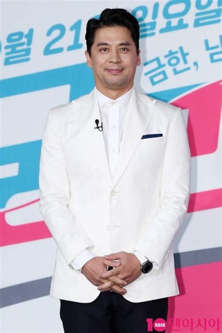 Kwon Oh-joong Biography, Age, Height, Wife, Net Worth, Family