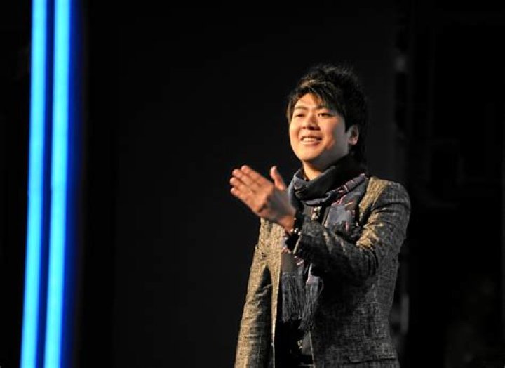 Lang Lang Biography, Age, Height, Wife, Net Worth, Family