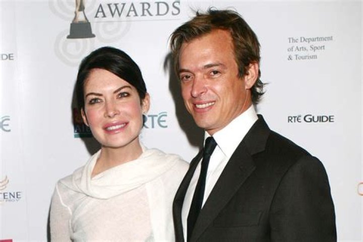 Lara Flynn Boyle Biography, Age, Height, Husband, Net Worth, Family
