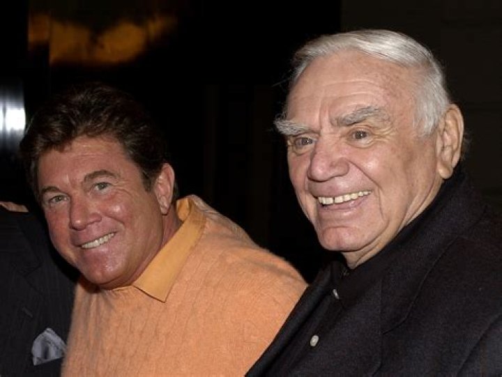 Larry Manetti Biography, Age, Height, Wife, Net Worth, Family