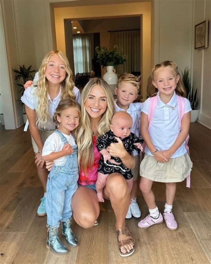 Laura Lifshitz Biography, Age, Height, Husband, Net Worth, Family