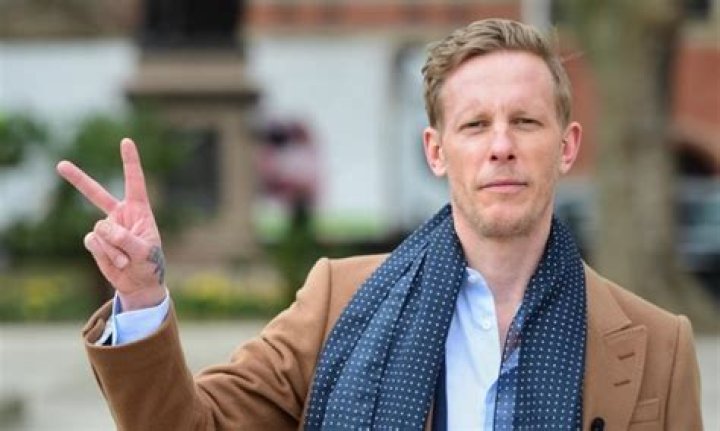 Laurence Fox Biography, Age, Height, Wife, Net Worth, Family