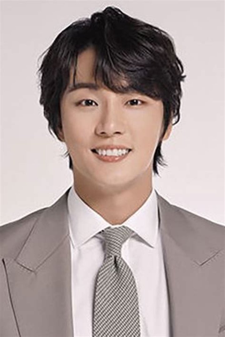 Lee Hyun-jae Biography, Age, Height, Wife, Net Worth, Family