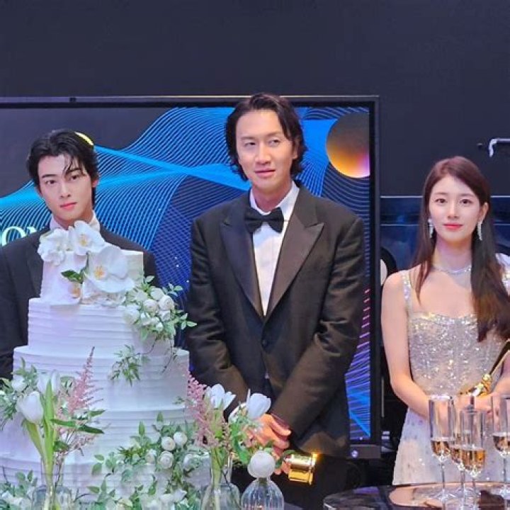 Lee Kwang-soo Biography, Age, Height, Wife, Net Worth, Family
