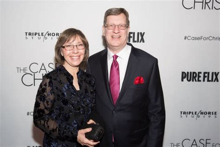 Lee Strobel Biography, Age, Height, Wife, Net Worth, Family