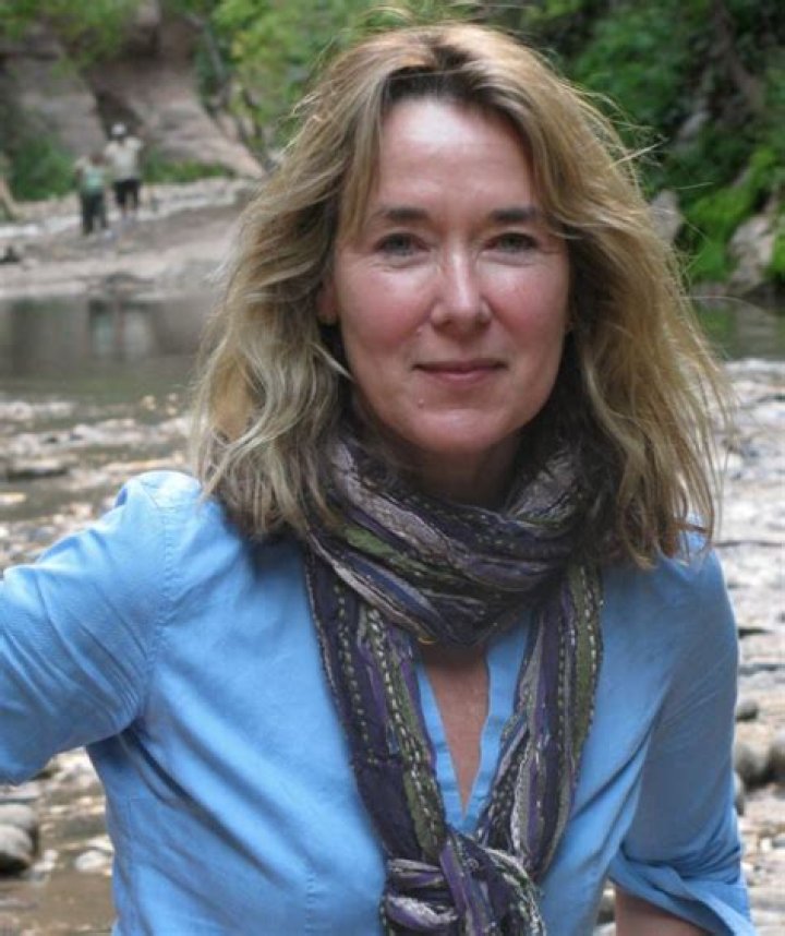 Leslie Cockburn Biography, Age, Height, Husband, Net Worth, Family